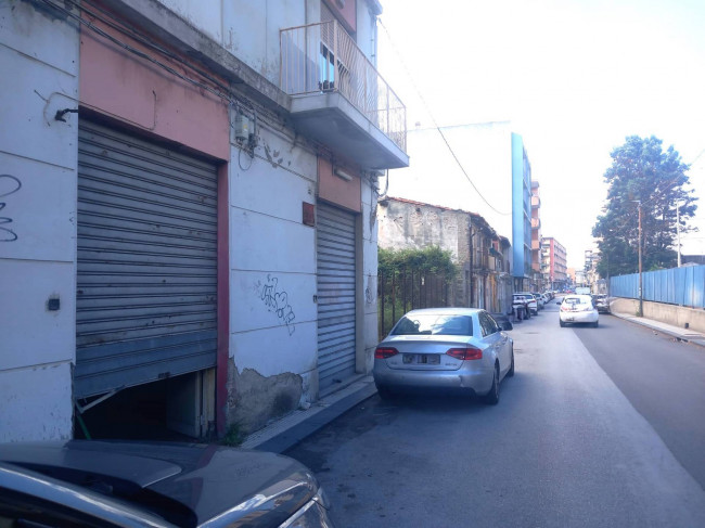 Locale commerciale in vendita a Messina