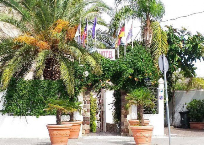 ALBERGO in vendita a Lipari