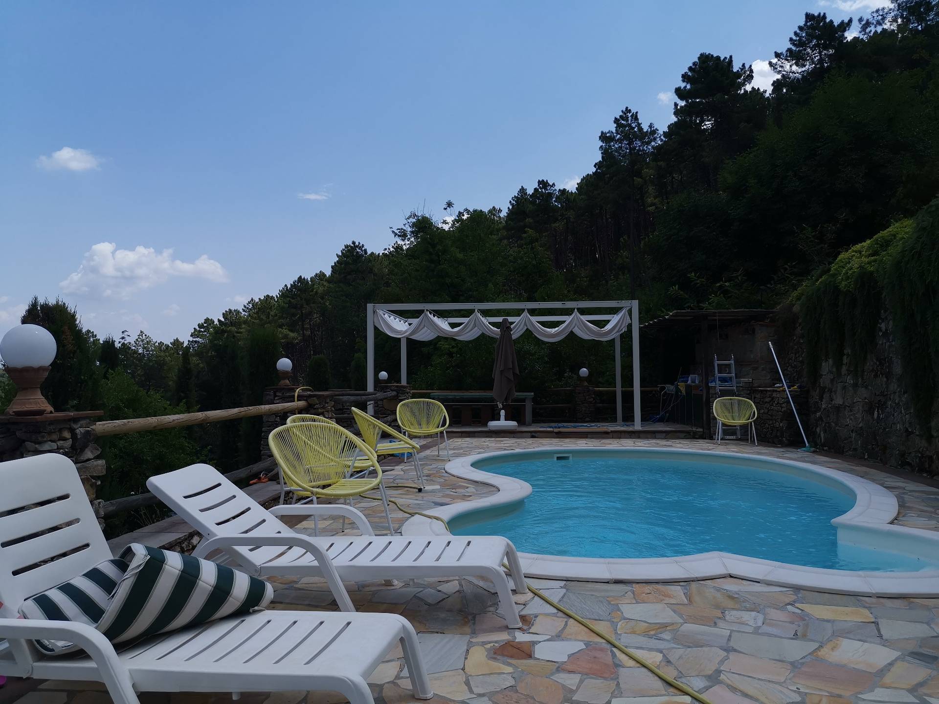villa in via Cima alla Serra a Buti