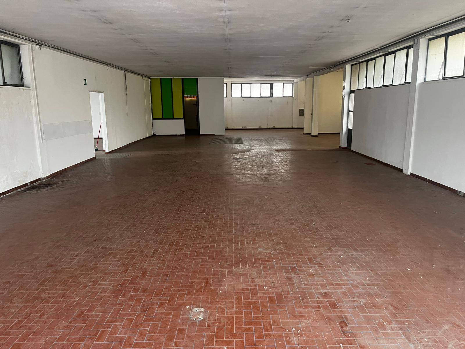 Locale Comm.le in Affitto