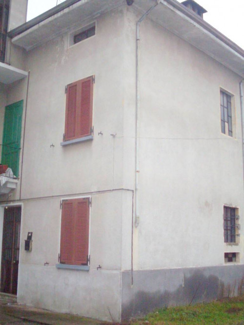 Casa singola in vendita a Serravalle Sesia