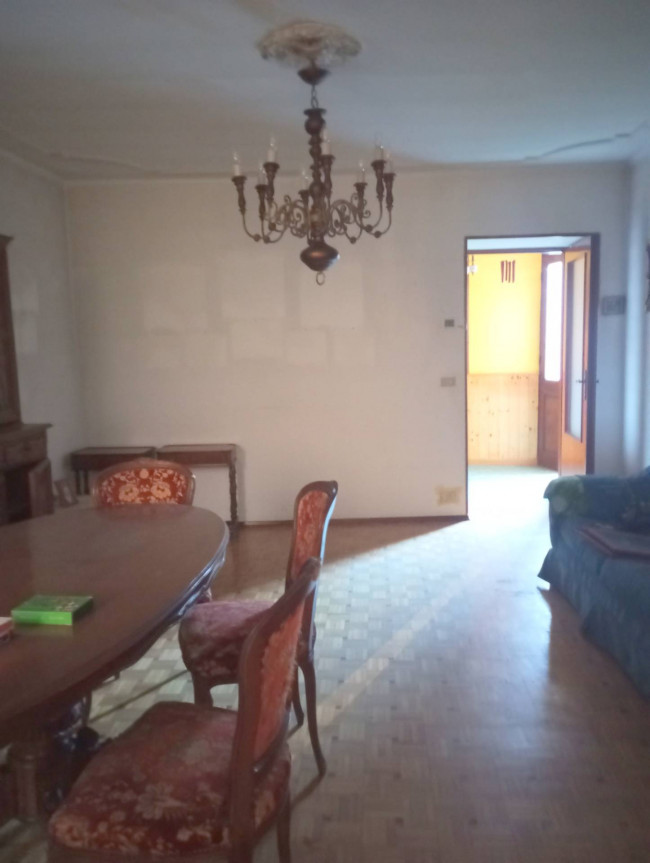 Casa singola in vendita a Serravalle Sesia