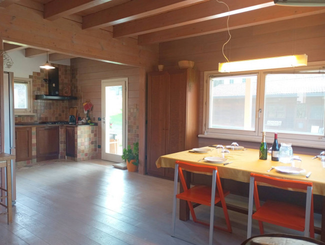 Villa in vendita a Lozzolo