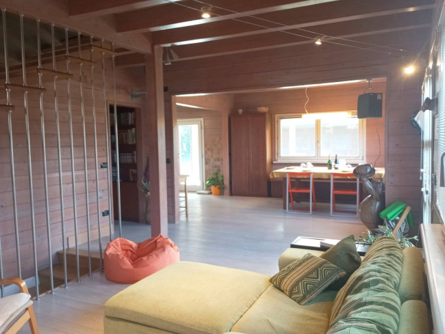 Villa in vendita a Lozzolo