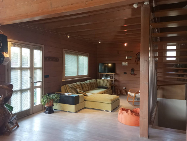 Villa in vendita a Lozzolo