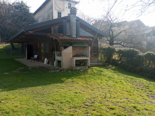 Villa in vendita a Lozzolo