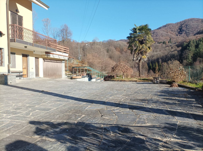 Villa in vendita a Cellio con Breia