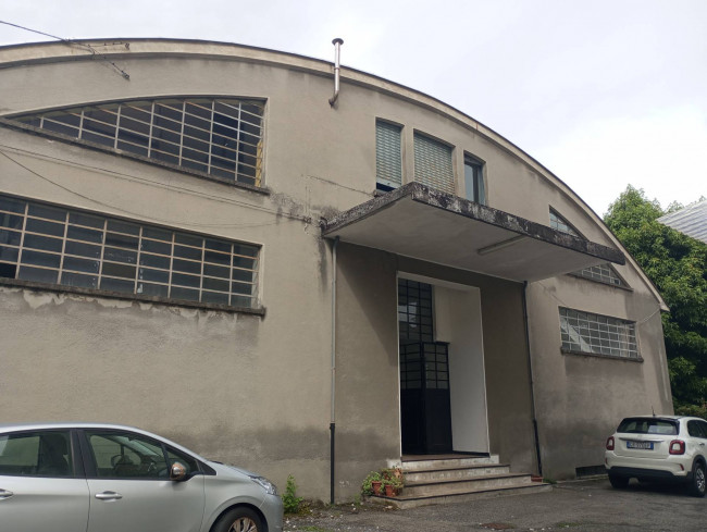 Capannone in vendita a Borgosesia