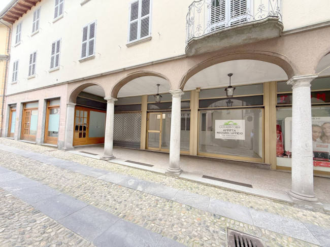Attività commerciale in affitto a Varallo