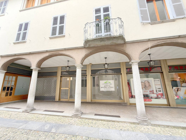 Attività commerciale in affitto a Varallo