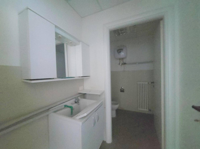 Attività commerciale in affitto a Borgosesia