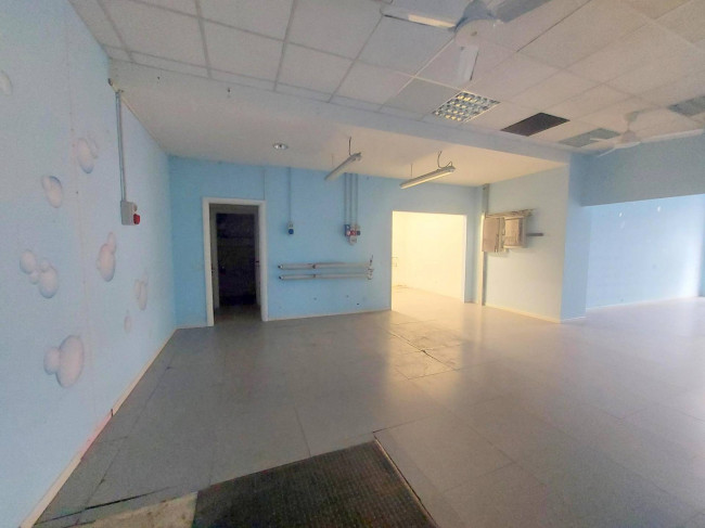 Attività commerciale in affitto a Borgosesia