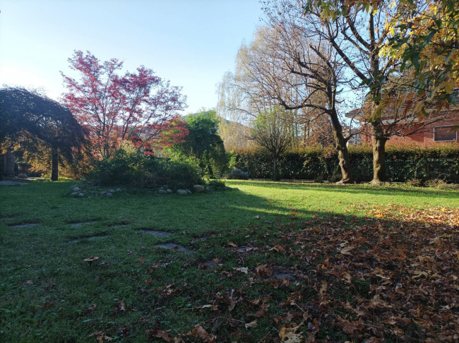 Villa in vendita a Borgosesia