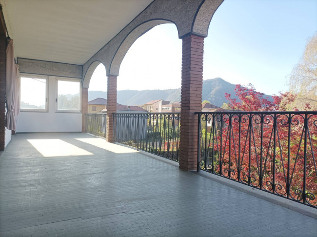 Villa in vendita a Borgosesia