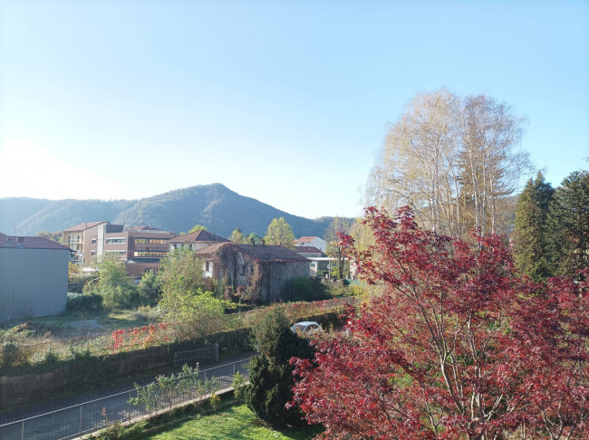 Villa in vendita a Borgosesia