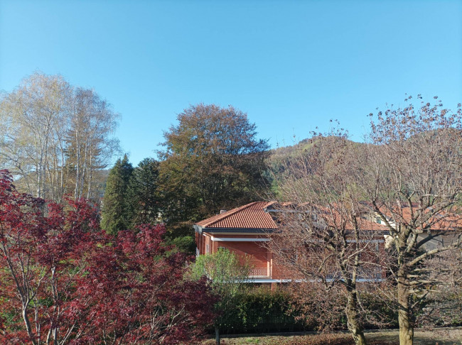 Villa in vendita a Borgosesia