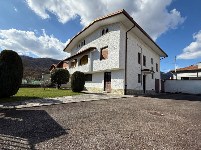 Casa singola in vendita a Borgosesia