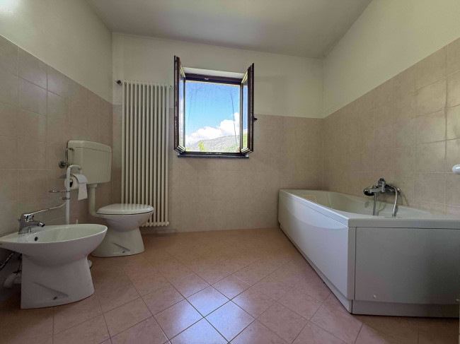 Casa singola in vendita a Postua