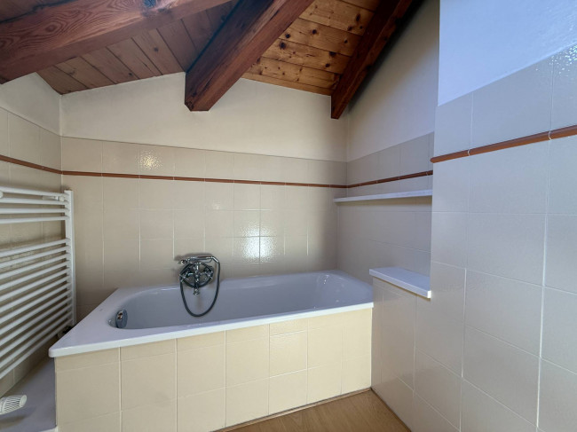 Appartamento in affitto a Borgosesia