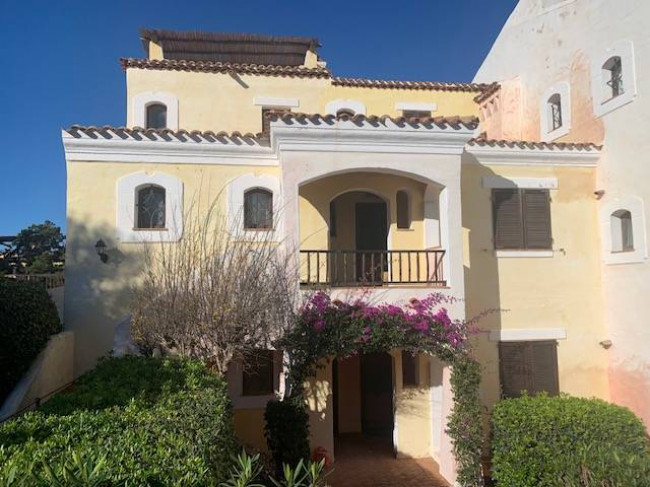Appartamento in vendita a Arzachena
