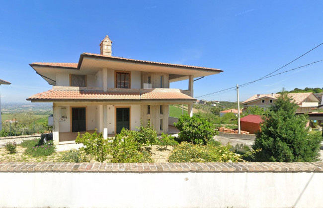 Villa in vendita a Casalincontrada (CH)