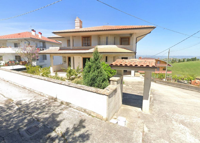 Villa in vendita a Casalincontrada (CH)