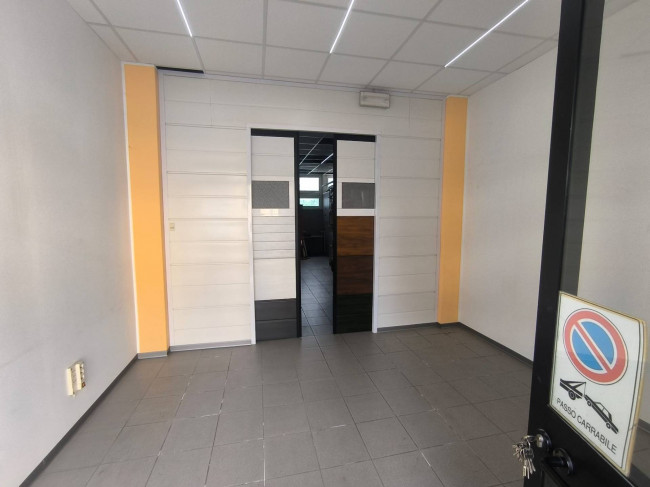 Locale commerciale in vendita a Pescara