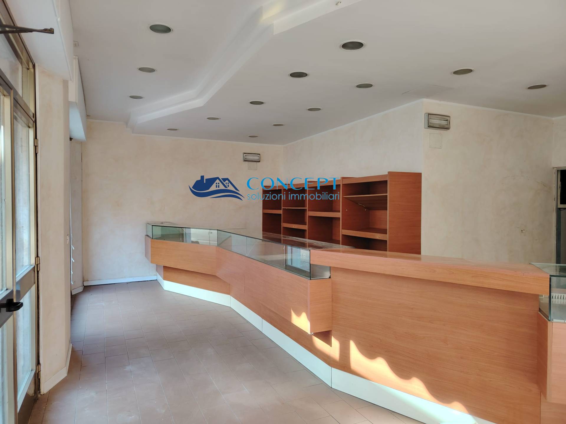 Locale commerciale in vendita a Martinsicuro