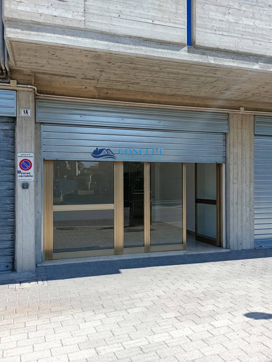 Box o garage in vendita a Martinsicuro
