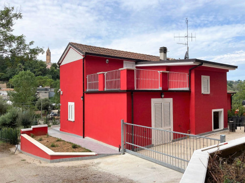 Casa indipendente in vendita a Nereto (TE)
