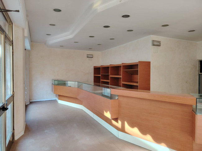 Locale commerciale in vendita a Martinsicuro