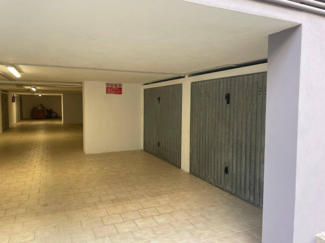 Box o garage in vendita a Martinsicuro