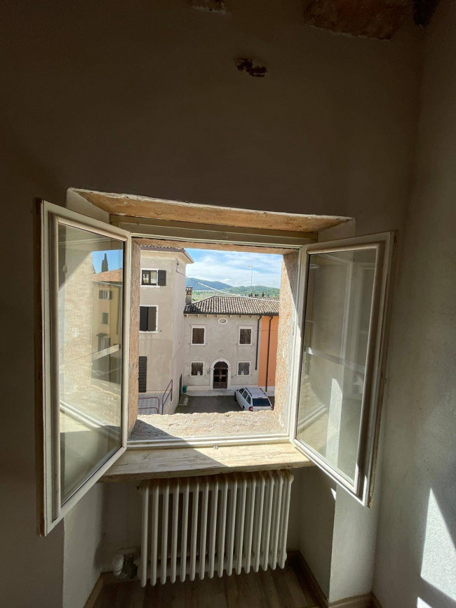 Casa indipendente in vendita a Pesina, Caprino Veronese (VR)
