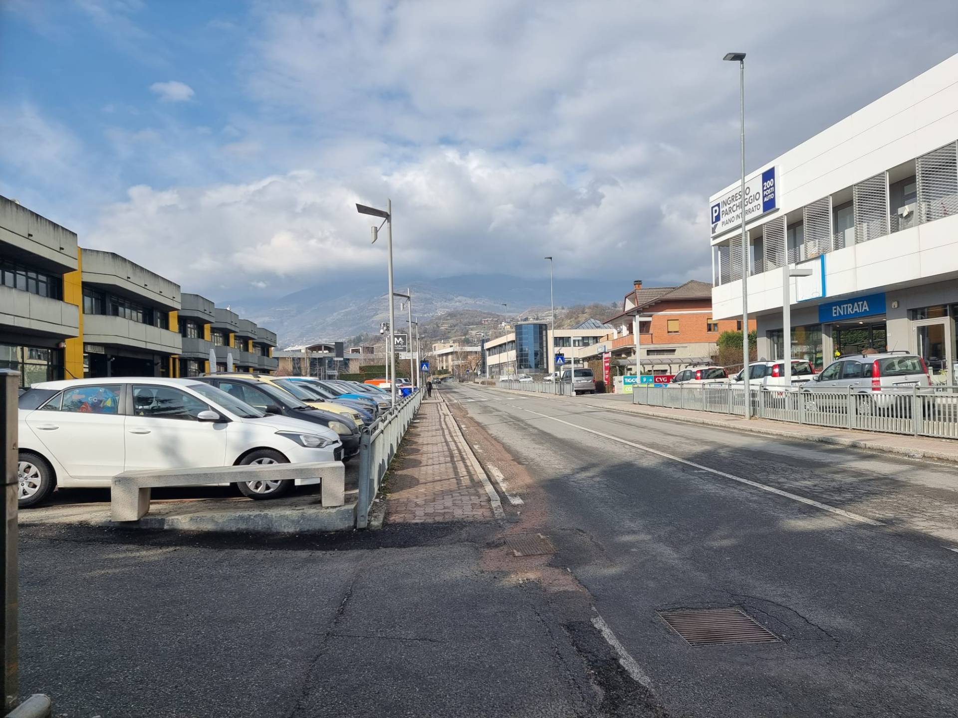 Garage/Box/Posto auto in vendita a Saint-christophe (AO)