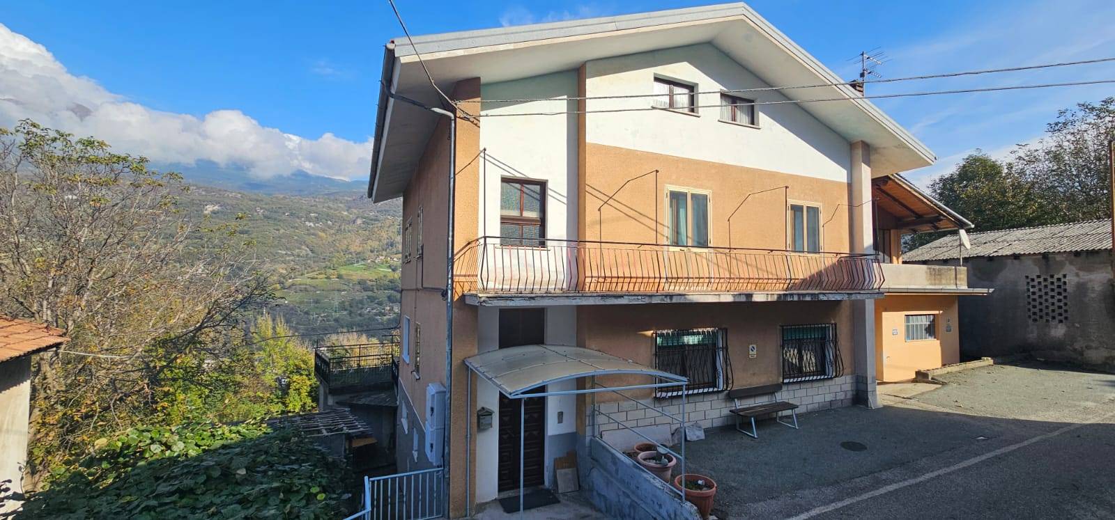 Casa indipendente in vendita a Chambave (AO)