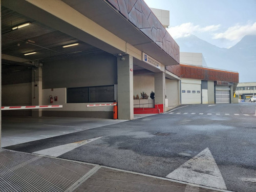 Garage/Box/Posto auto in vendita a Saint-christophe (AO)