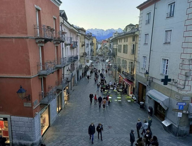 Attività commerciale in vendita a Aosta (AO)