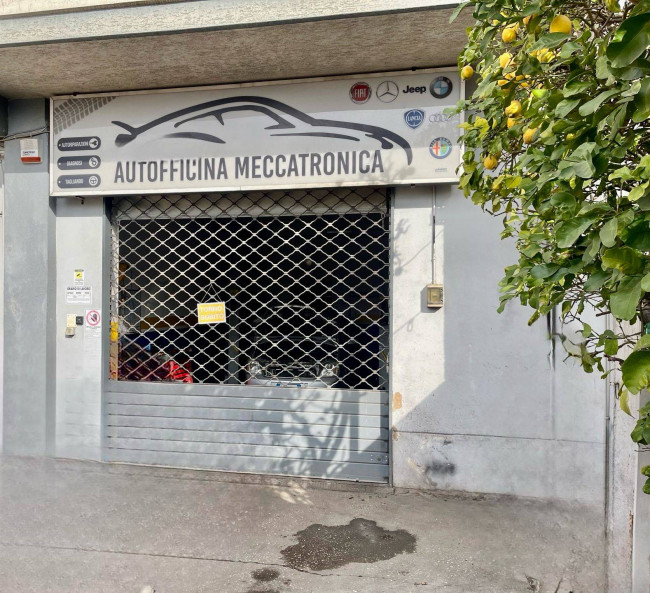 Locale commerciale in vendita a Sant'Arpino