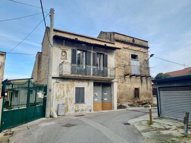 Casa singola in vendita a Cesa