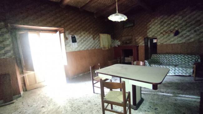 Rustico in vendita a Castel Morrone