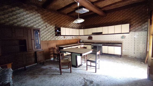 Rustico in vendita a Castel Morrone