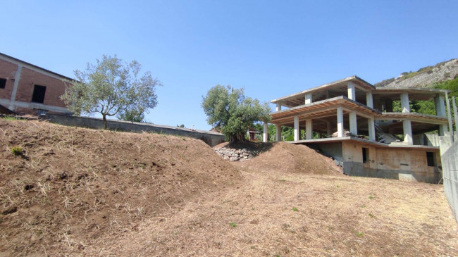 Casa singola in vendita a Castel Morrone
