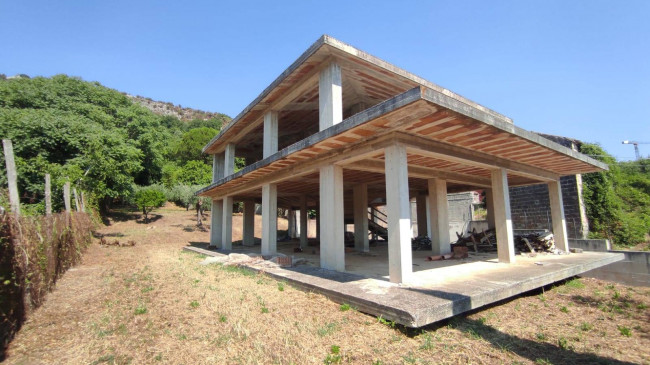 Casa singola in vendita a Castel Morrone