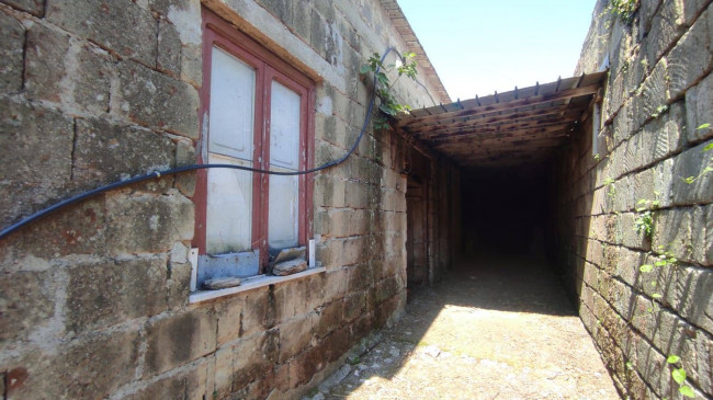 Rustico in vendita a Castel Morrone