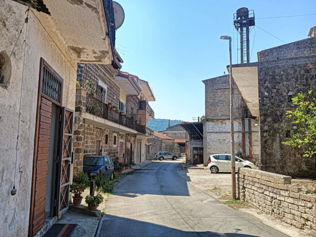 Rustico in vendita a Castel Morrone