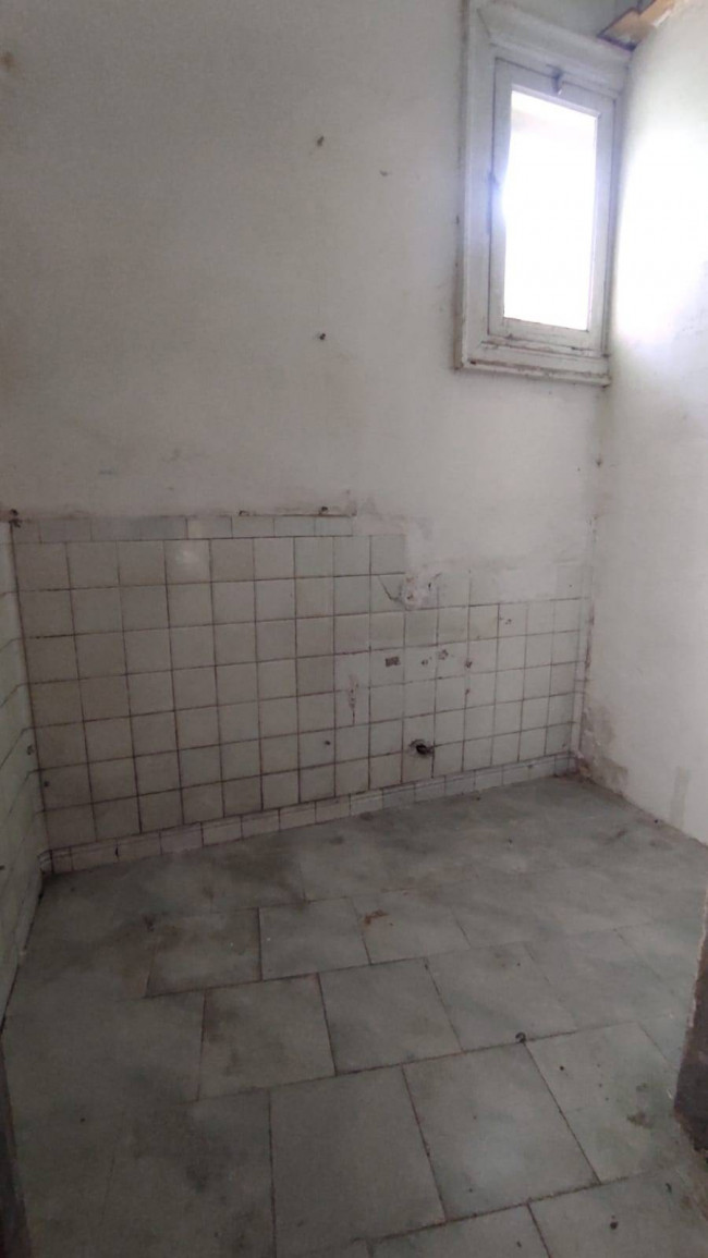 Locale commerciale in vendita a Maddaloni