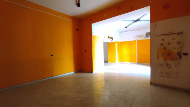 Locale commerciale in vendita a Maddaloni