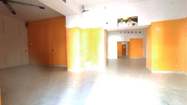 Locale commerciale in vendita a Maddaloni