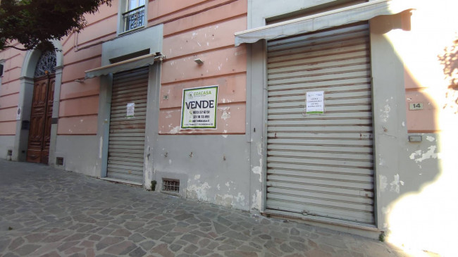 Locale commerciale in vendita a Maddaloni
