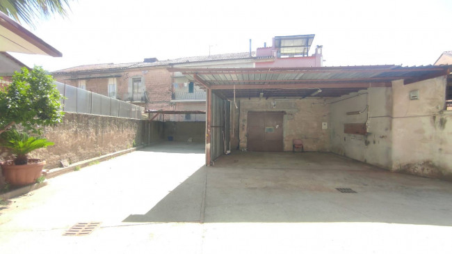 Locale commerciale in affitto a Maddaloni